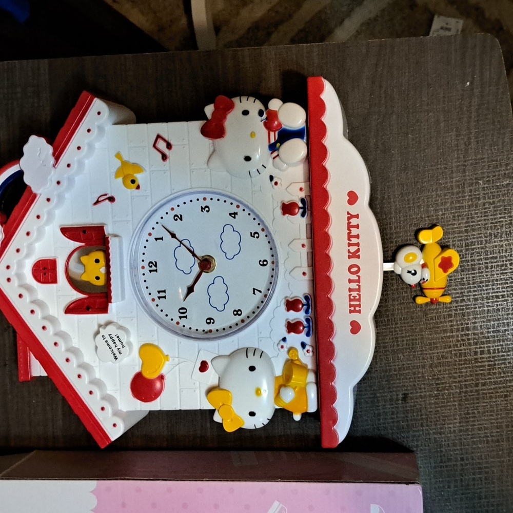 Hello Kitty Wall Clock